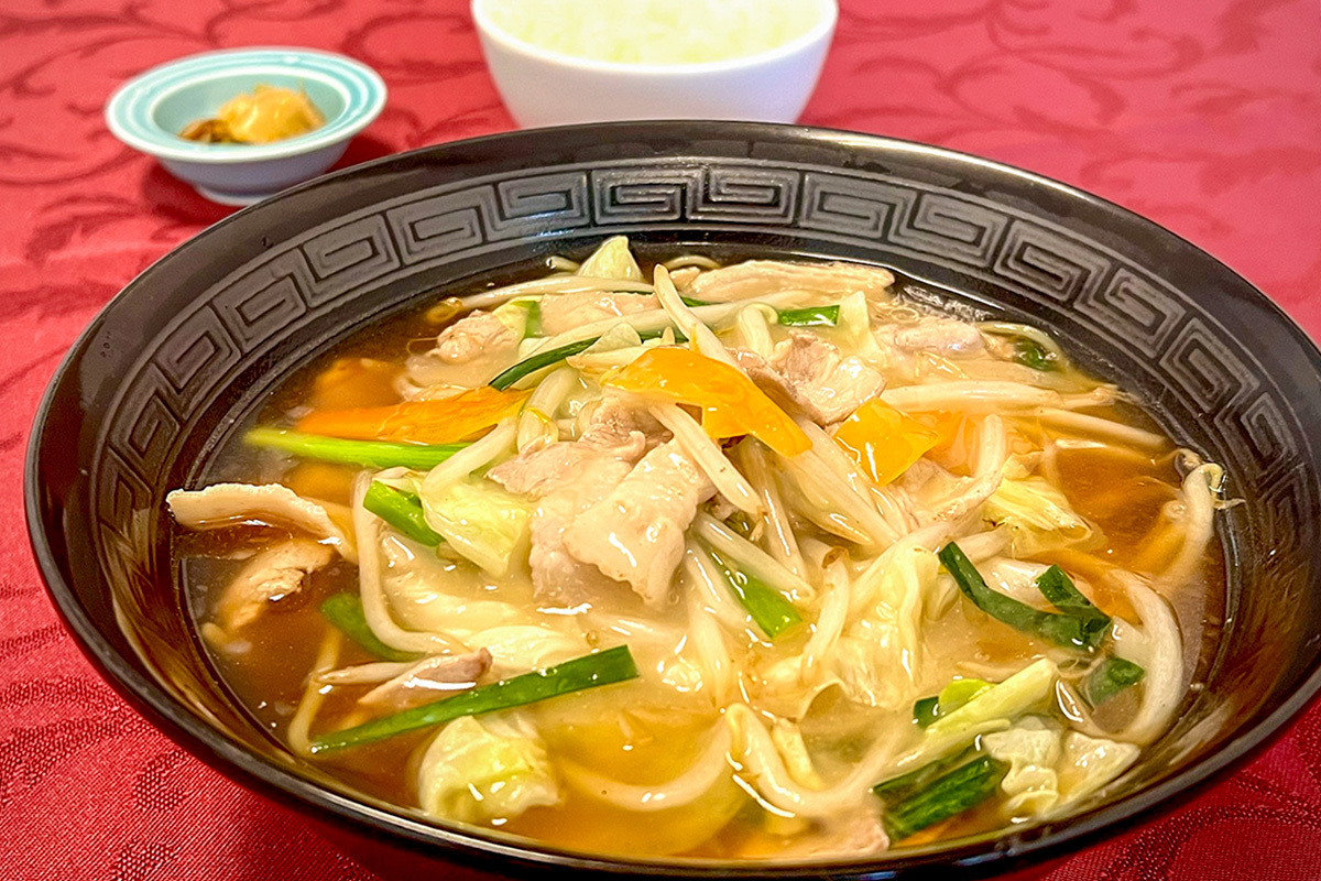 豚肉と野菜のあんかけラーメン