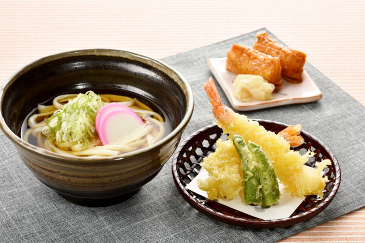 天麩羅うどん又はそば（稲荷寿司2貫付）